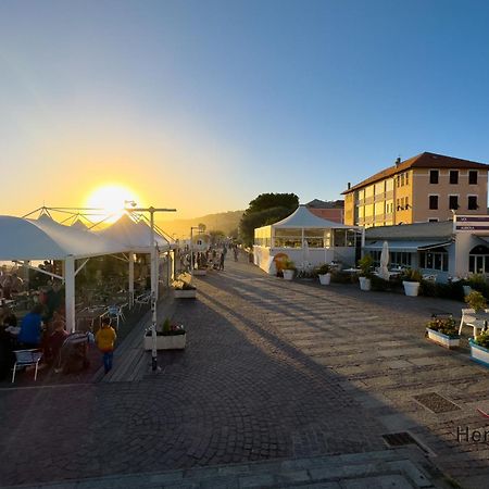 Penthouse Panoramic View - Sea 3Min - Ac - Wifi Apartment Albisola Superiore Luaran gambar