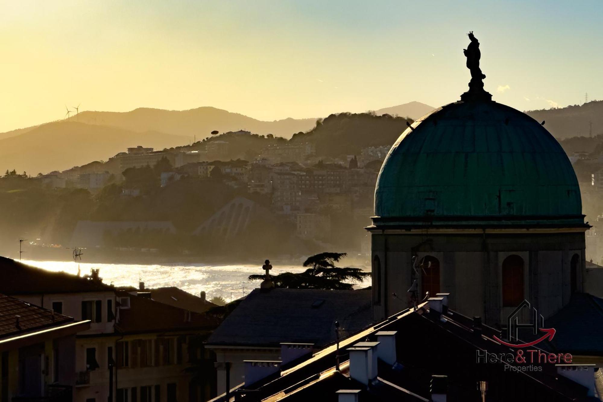 Penthouse Panoramic View - Sea 3Min - Ac - Wifi Apartment Albisola Superiore Luaran gambar